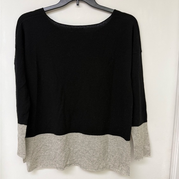 Vince Black and Gray Colorblock Sweater Size S - Picture 2 of 4
